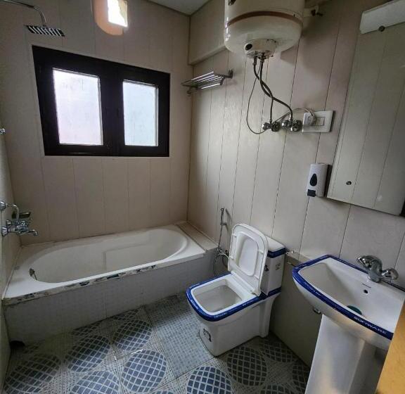 家庭间, Grand Nishat