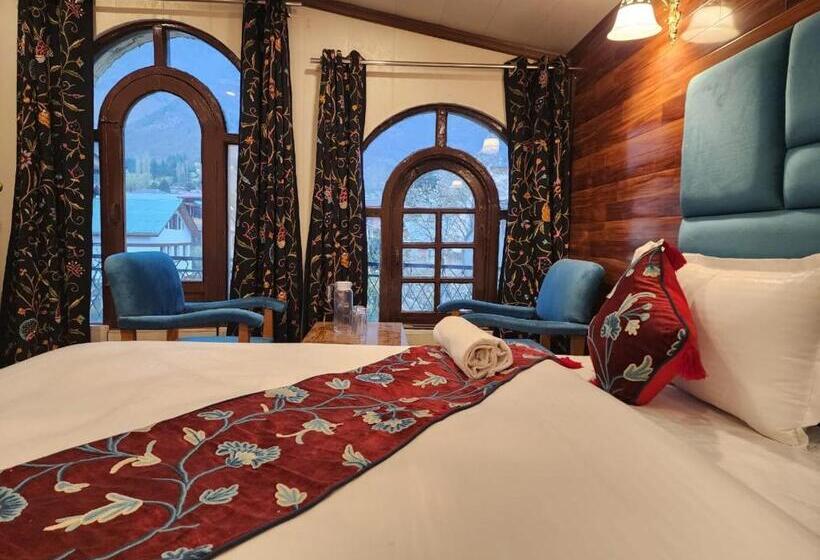 标准间带山景, Grand Nishat