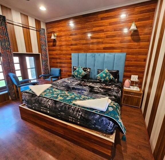 标准间带山景, Grand Nishat