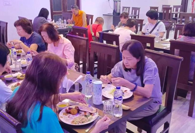 غرفة ديلوكس فردية, J P Palace