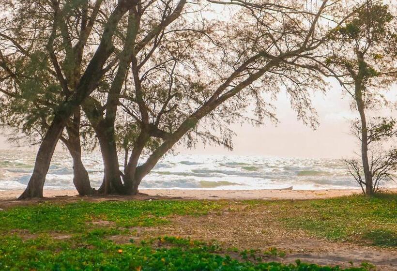 اتاق استاندارد چهارنفره با بالکن, Lucky Sea View Grand World Phu Quoc