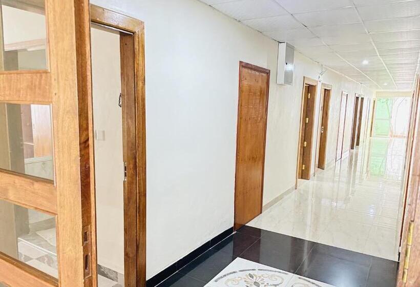 اتاق لوکس, Pulickal Heights