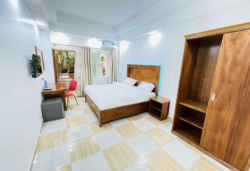 اتاق لوکس, Pulickal Heights