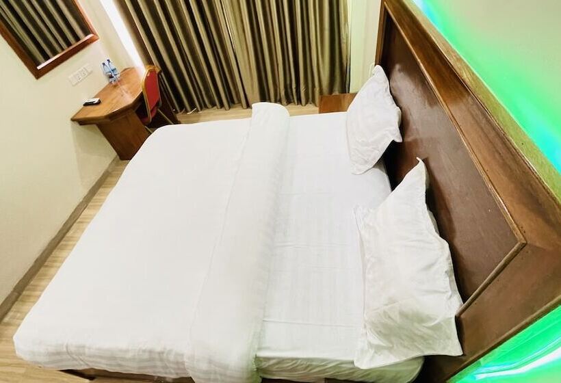 اتاق لوکس, Pulickal Heights