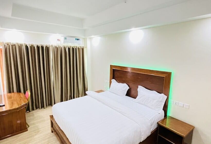 اتاق لوکس, Pulickal Heights