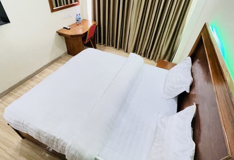 اتاق لوکس, Pulickal Heights