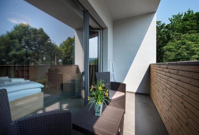 带阳台的高级房间, Termály Malé Bielice