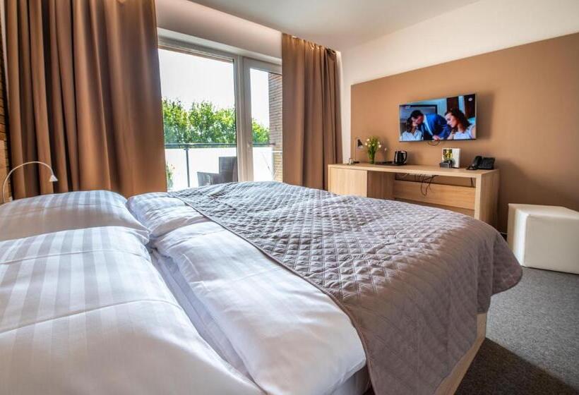 带阳台的高级房间, Termály Malé Bielice