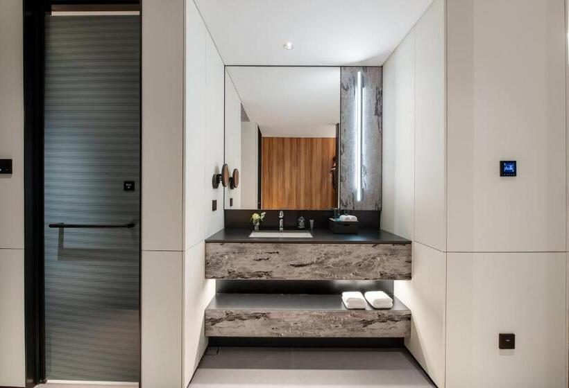 디럭스 룸 킹사이즈 침대, Intercity Hotel Futian Zhongzhou Bay