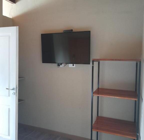 شقة غرفة واحدة, Olivos De Monte