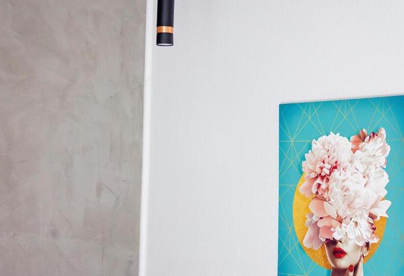 豪华房间, Complex Acom