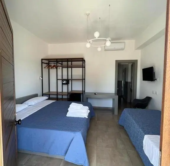 Standard Kolmen Hengen Huone, Policaretto Rooms