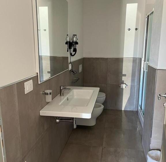 חדר סטנדרט לארבעה, Policaretto Rooms