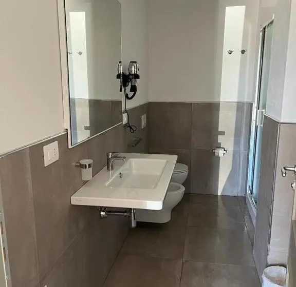 Standard Neljän Hengen Huone, Policaretto Rooms