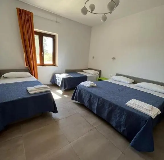 Perhehuone, Policaretto Rooms