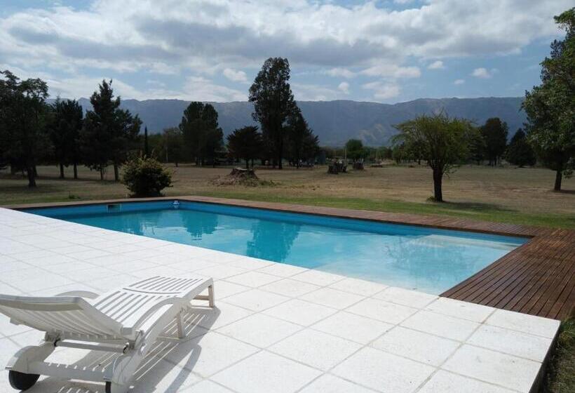 شقة غرفة واحدة مطلة على حمام السباحة, El Campo Departamentos