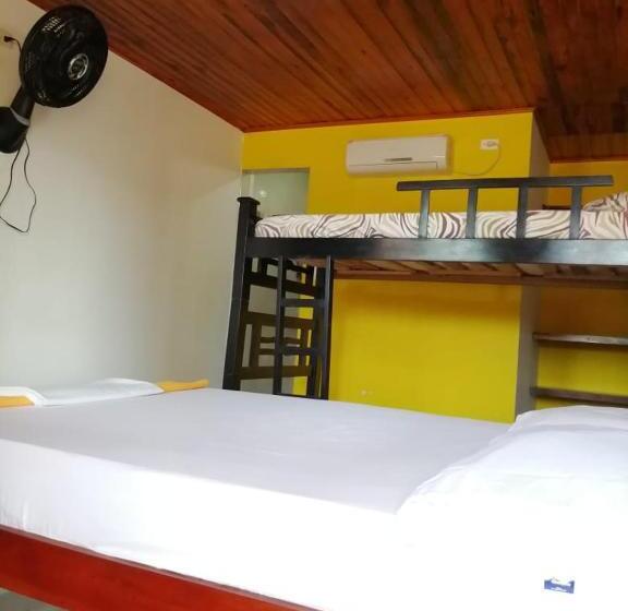 Aile Odası, Hostal Naybrep