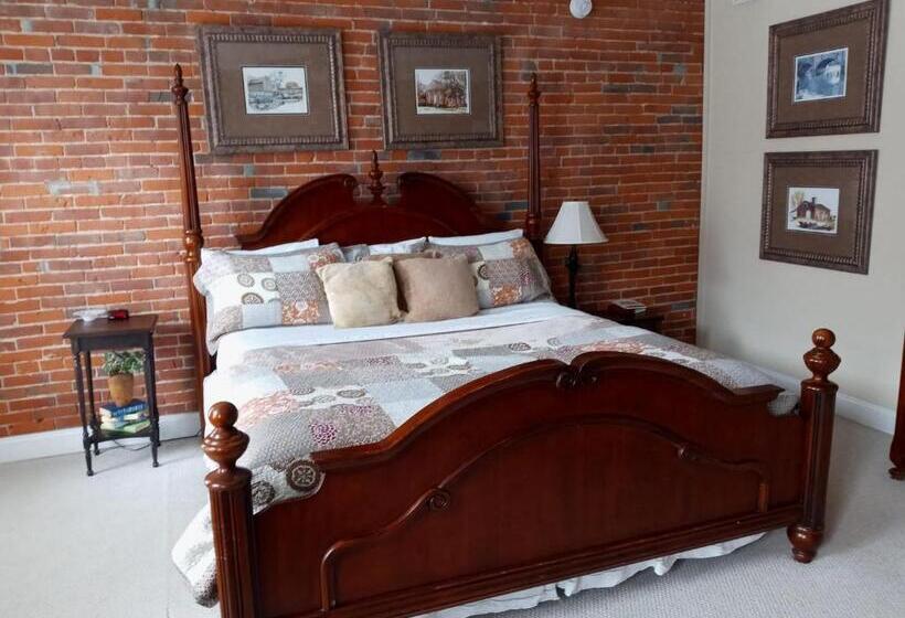 غرفة قياسية سرير كينج لذوى الإحتياجات الخاصة, The Eagle S Nest Inn