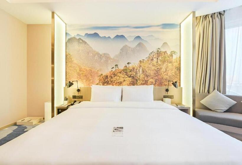 Люкс, Atour Hotel Railway Station Dalian