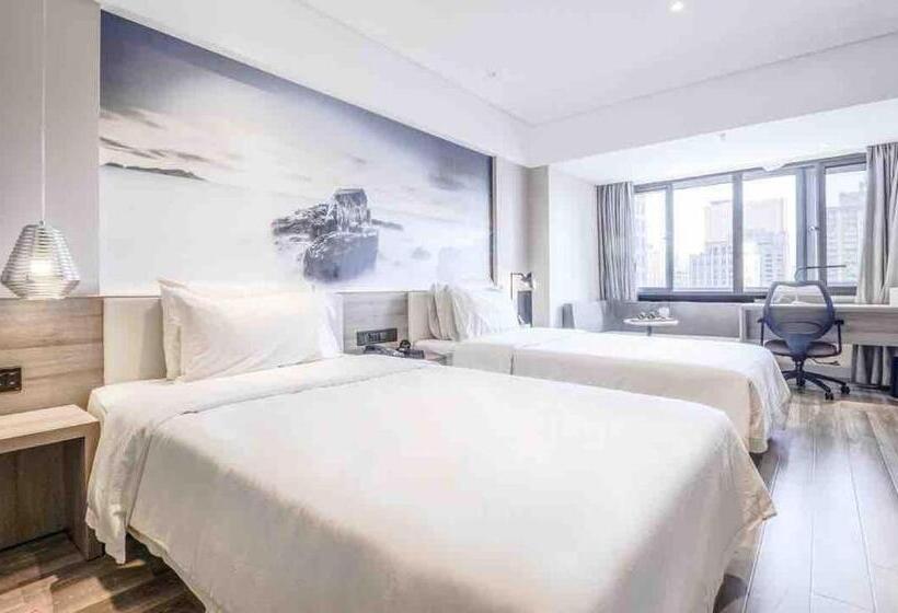 Номер Superior, Atour Hotel Railway Station Dalian