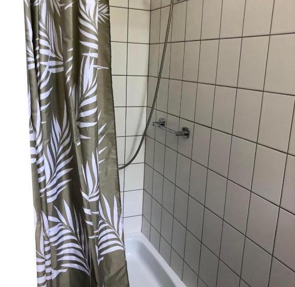 Номер Стандарт Совместная Ванная, Beach Hostel Balatonboglár