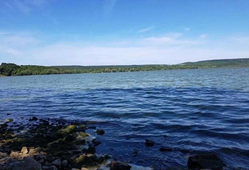 1 Sovrums Lägenhet, Kincsesbánya