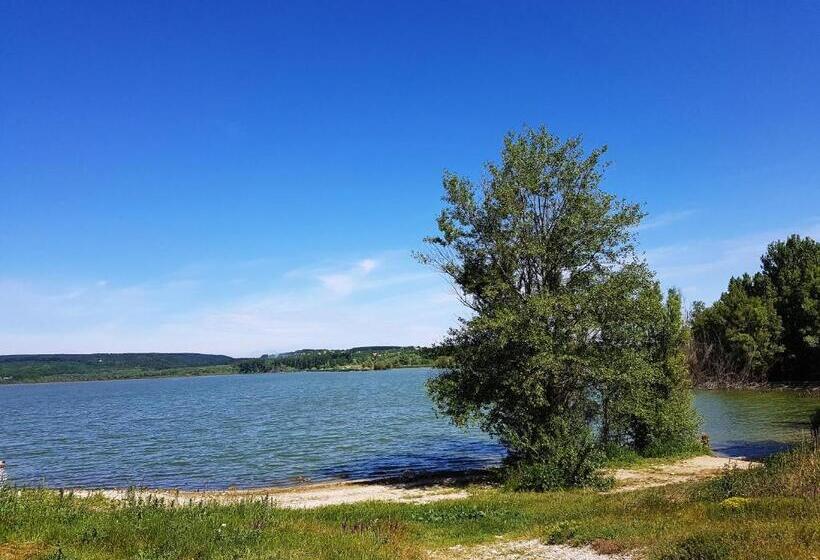 1 Sovrums Lägenhet, Kincsesbánya