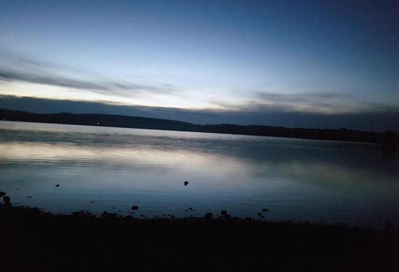 1 Sovrums Lägenhet, Kincsesbánya