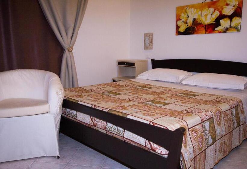 חדר קומפורט לשלושה, Noto Bedda Bed&breakfast