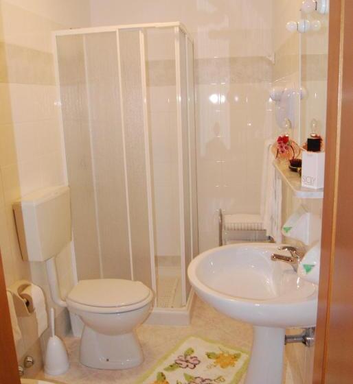 חדר קומפורט לשלושה, Noto Bedda Bed&breakfast