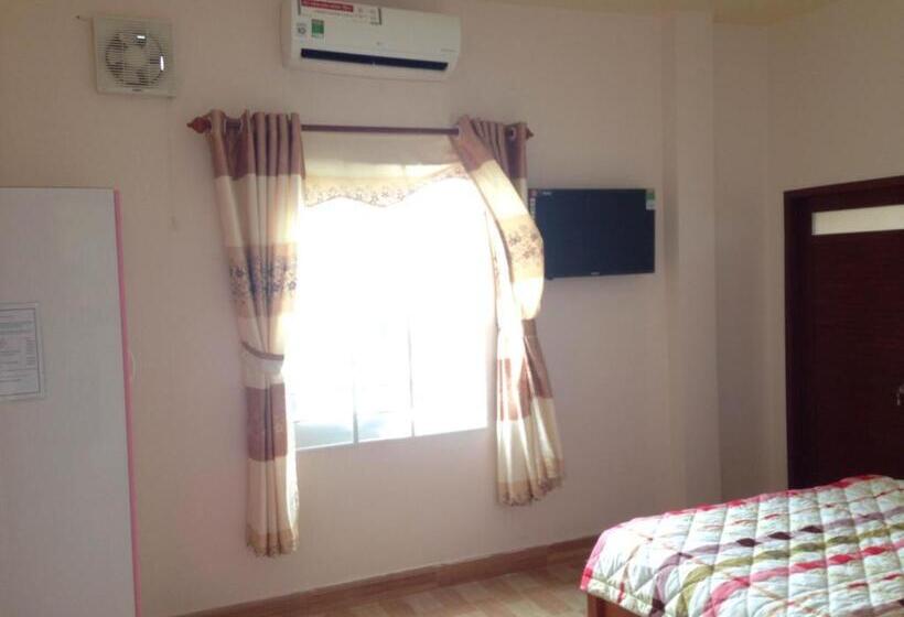 Standard Værelse, Hoang Nam