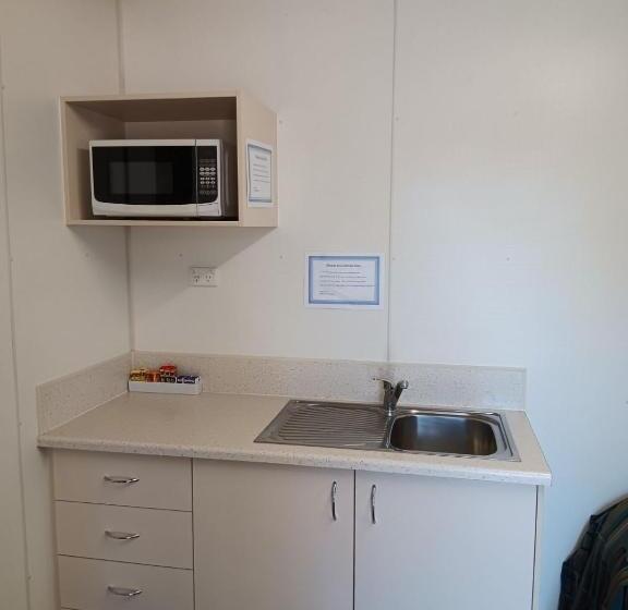 استودیوی استاندارد, Mt Isa Caravan Park