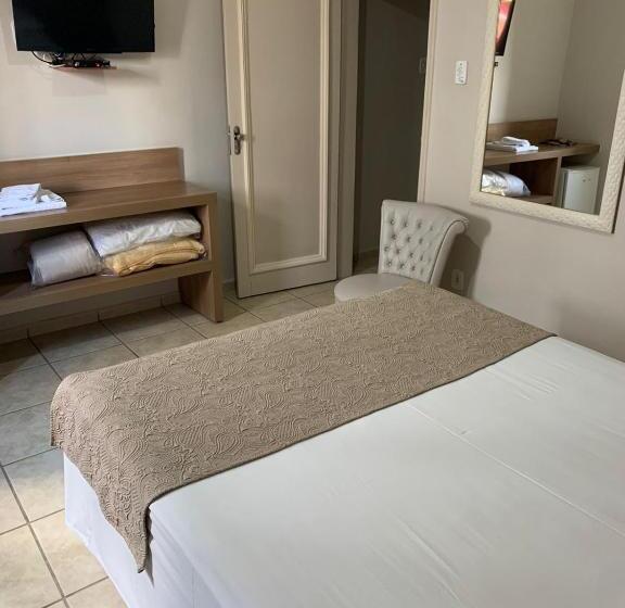 Quarto Economy, Ouro Verde