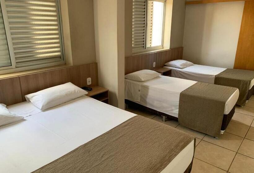 Quarto Triplo Economy, Ouro Verde