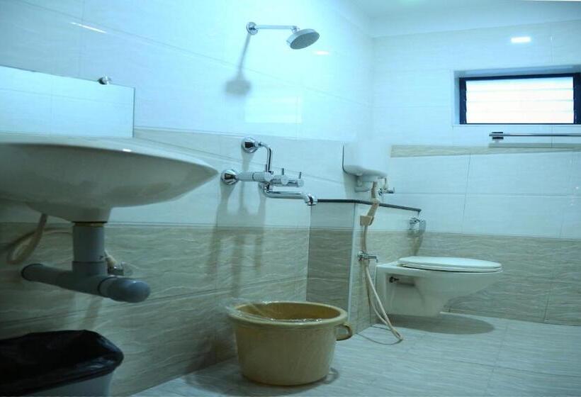 غرفة ديلوكس, Sabareesh Plaza