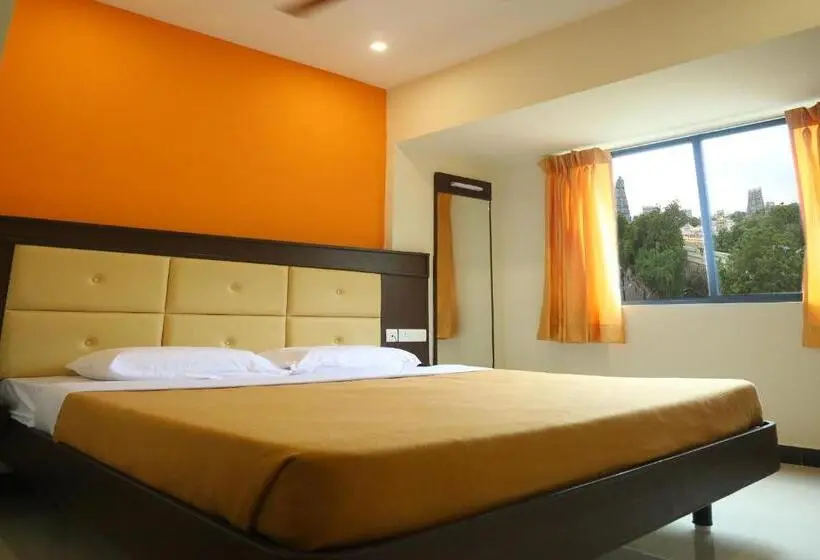 Deluxe-huone, Sabareesh Plaza