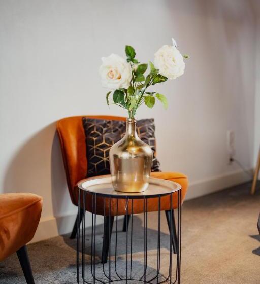 استودیوی لوکس, Kerkstraat Residence