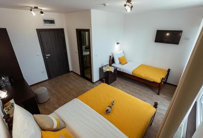 Standard Triple Room with Terrace, Konak Vuk