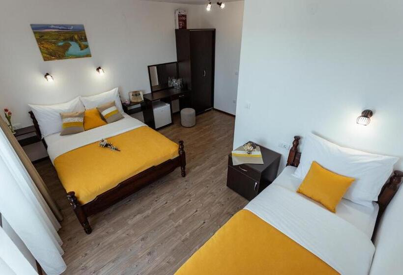 Standard Triple Room with Terrace, Konak Vuk