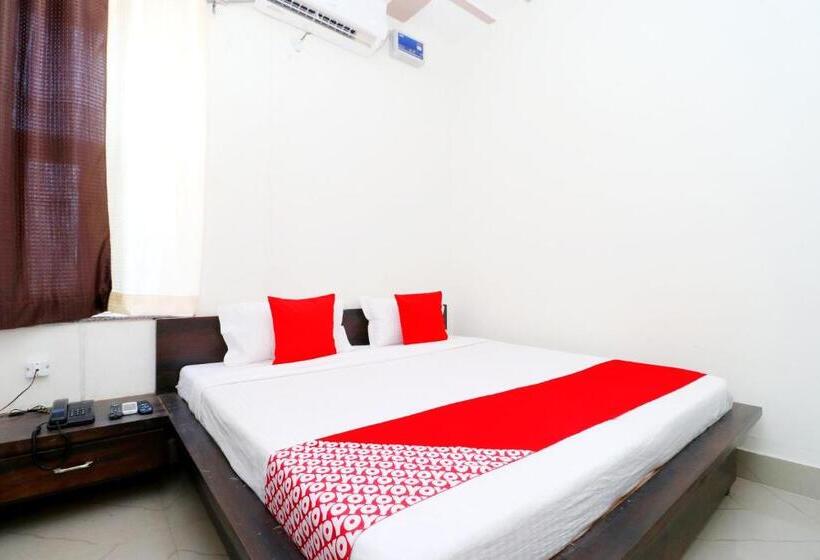 Трехместный Номер Классика, Oyo Hotel Chanderlok