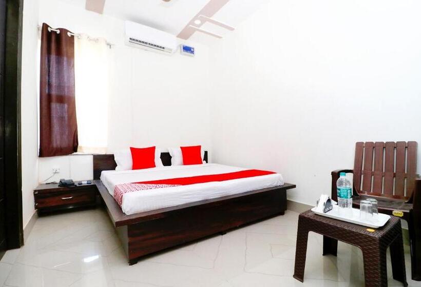 Трехместный Номер Классика, Oyo Hotel Chanderlok