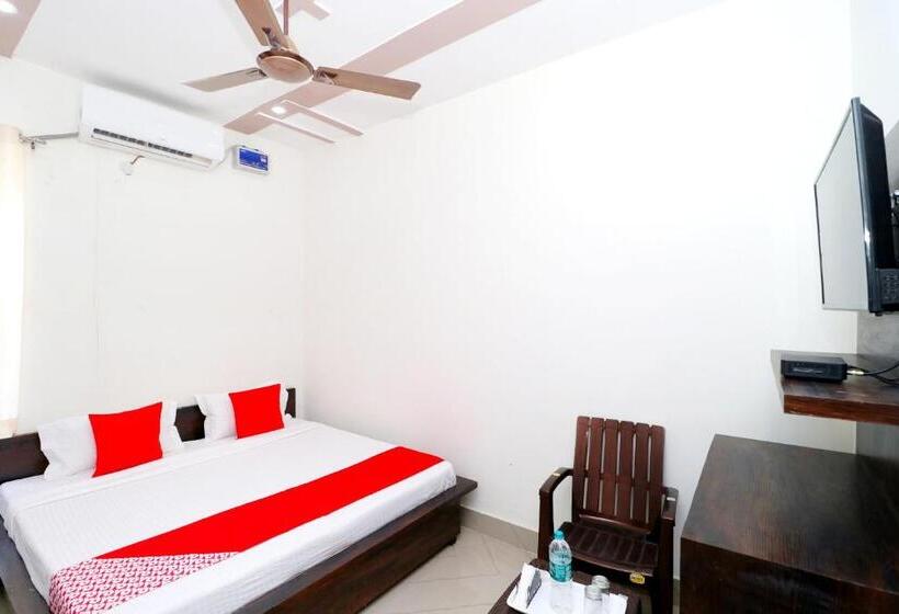 Трехместный Номер Классика, Oyo Hotel Chanderlok