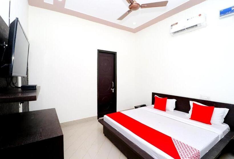 Трехместный Номер Классика, Oyo Hotel Chanderlok