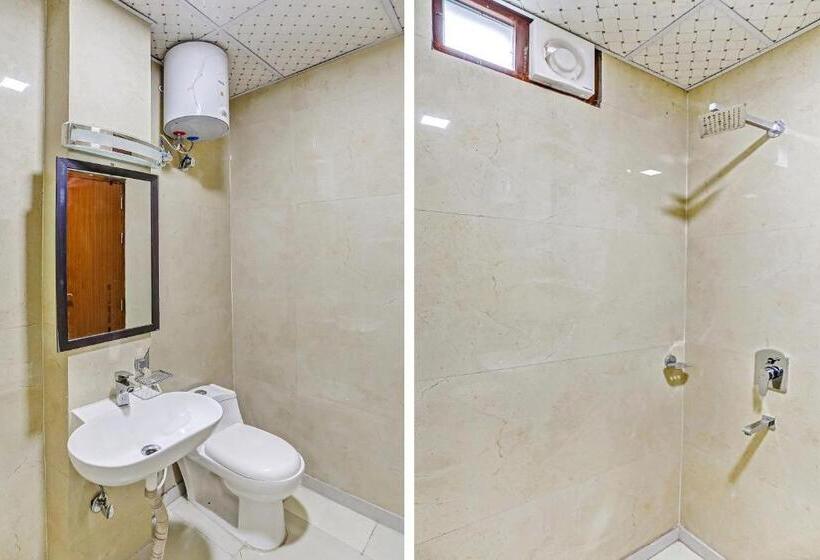 Трехместный Номер Классика, Oyo Hotel Hind