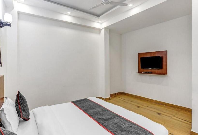 Трехместный Номер Классика, Oyo Hotel Hind