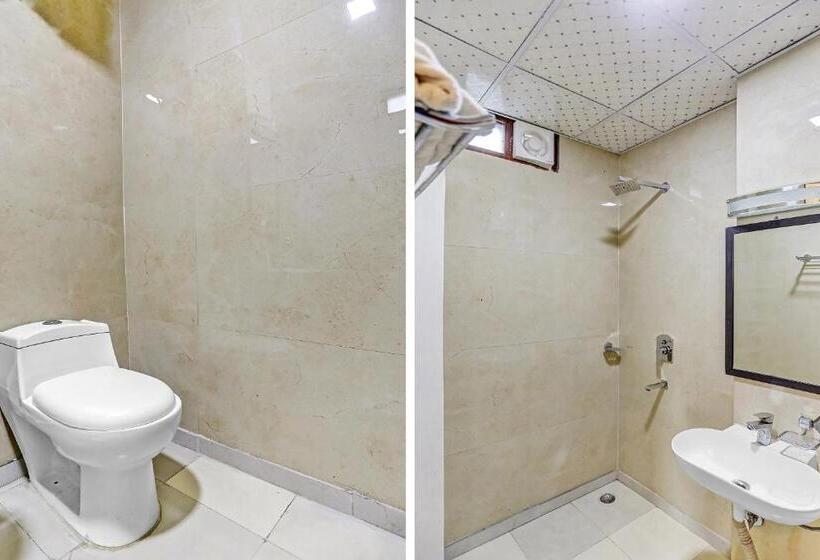 Трехместный Номер Классика, Oyo Hotel Hind