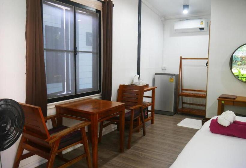 בקתה סטנדרטית, Big Elk Steak House   Homestay