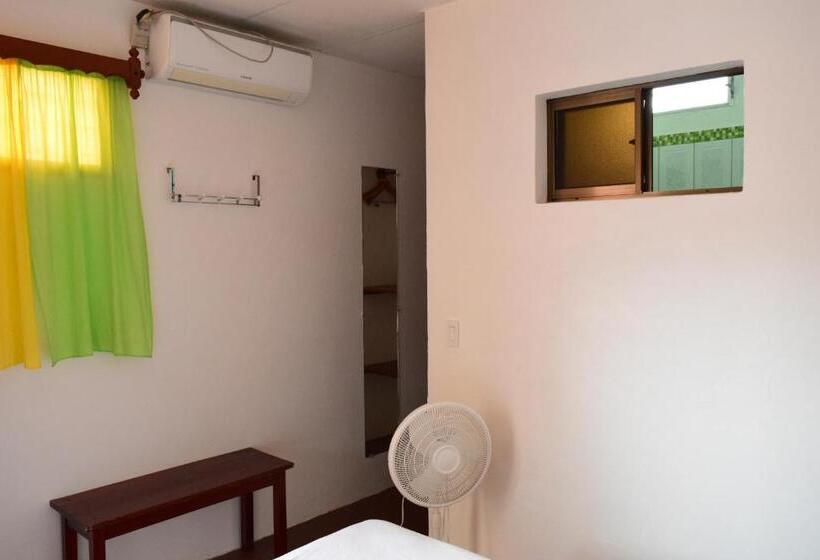 חדר סטנדרט עם מרפסת, Casa Romano Hostel