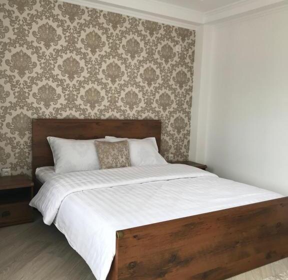 اتاق لوکس, Guest House “aura”