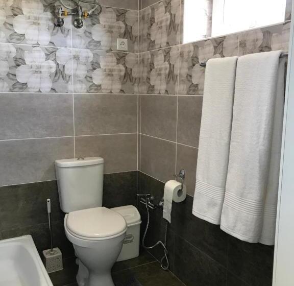 اتاق لوکس, Guest House “aura”